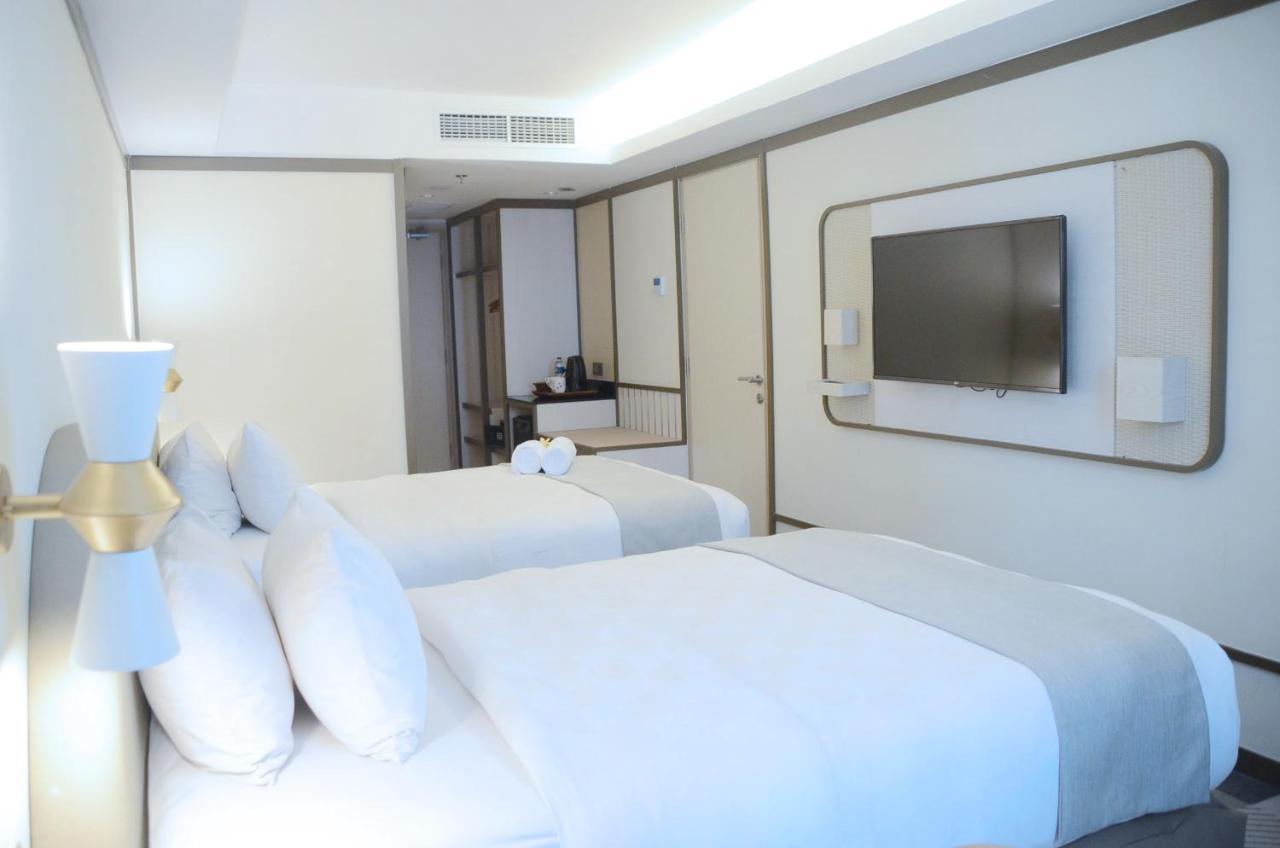 Louis Kienne Hotel Pemuda Semarang Eksteriør bilde